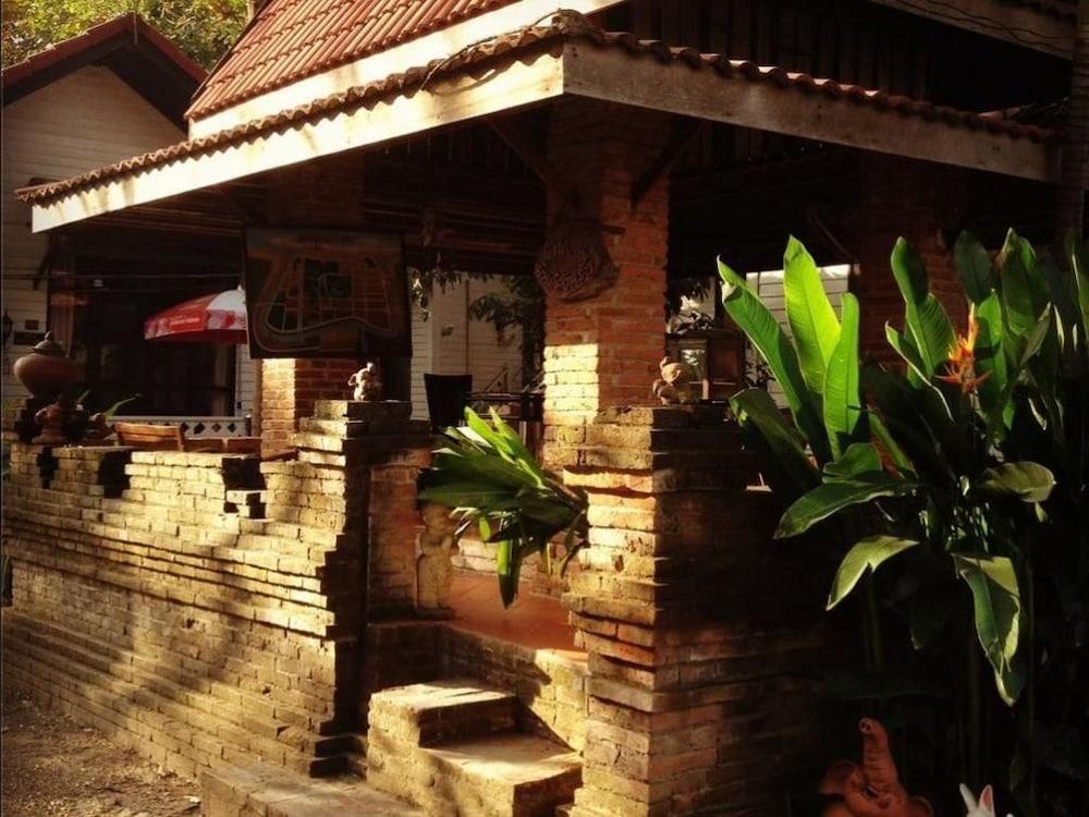 The Old Palace Resort Klong Sa Bua Ayutthaya Eksteriør bilde