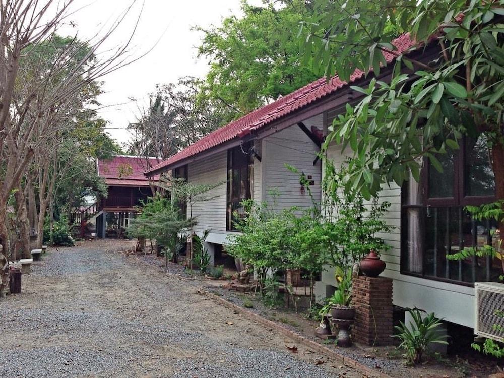 The Old Palace Resort Klong Sa Bua Ayutthaya Eksteriør bilde